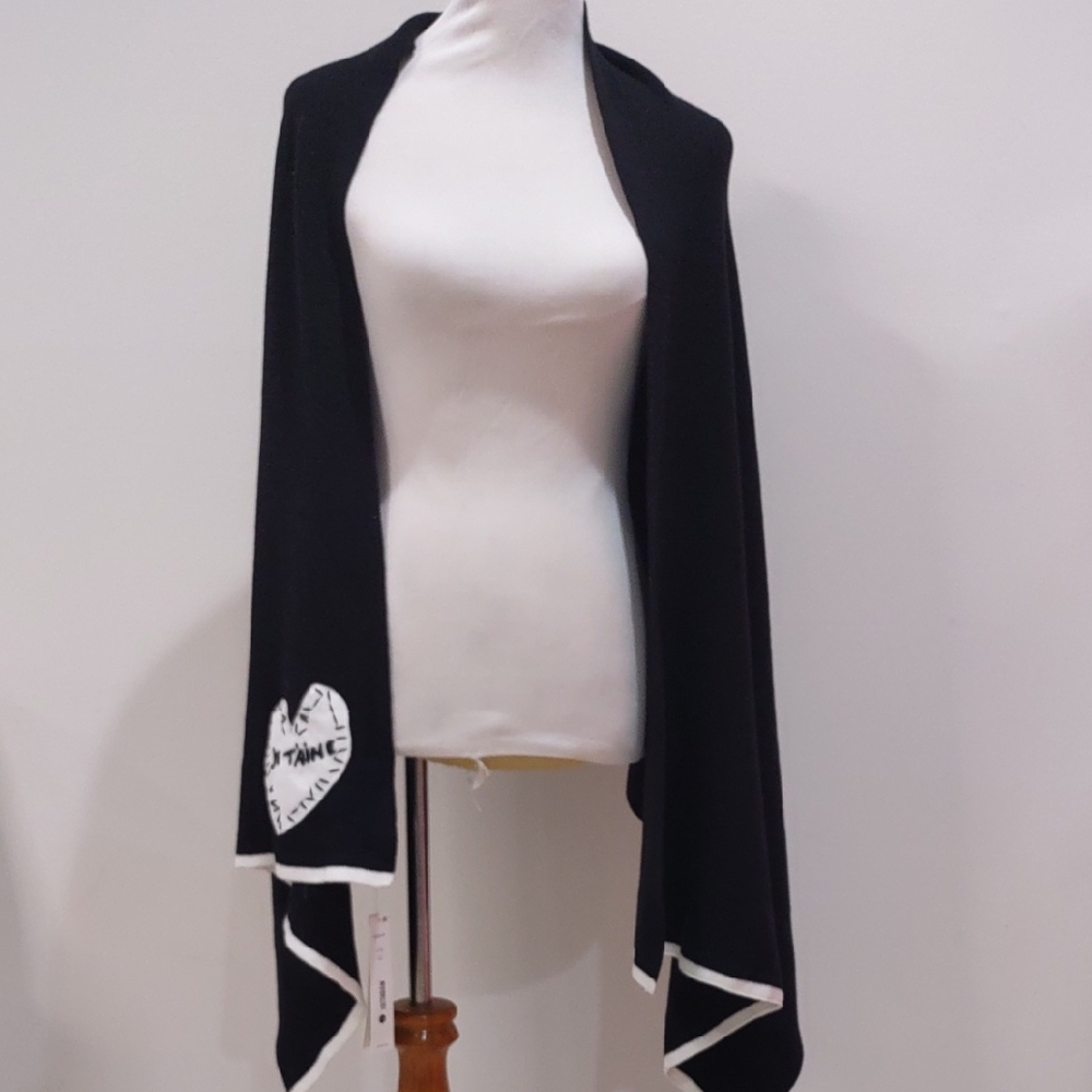 Black and White Heart Accent Wrap by AQUA